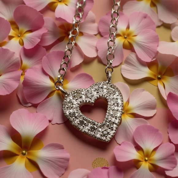 .925 diamond heart necklace Jewelry - Elegant .925 Silver Heart Diamond Pendant Necklace